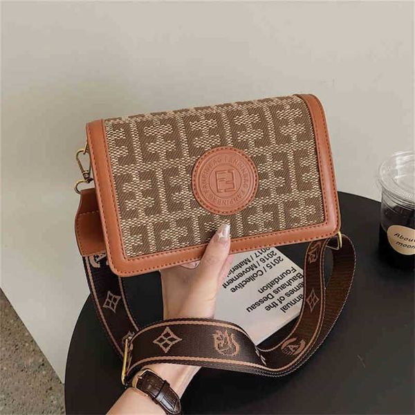 letter sling single shoulder bag female design fashion style messenger handbag sale 
letter sling single shoulder bag female design fashion style messenger handbag sale