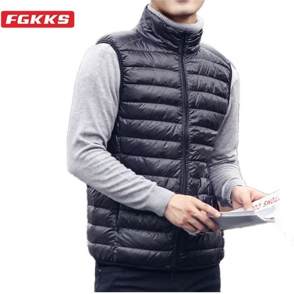 men's down parkas fgkks fashion brand men vest coats winter casual sleeveless lightweight duck male 221108, Black
men's down parkas fgkks fashion brand men vest coats winter casual sleeveless lightweight duck male 221108, Black