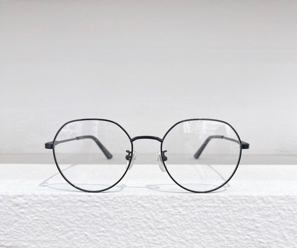 womens eyeglasses frame clear lens men sun gasses fashion style protects eyes uv400 with case 1232, Silver
womens eyeglasses frame clear lens men sun gasses fashion style protects eyes uv400 with case 1232, Silver