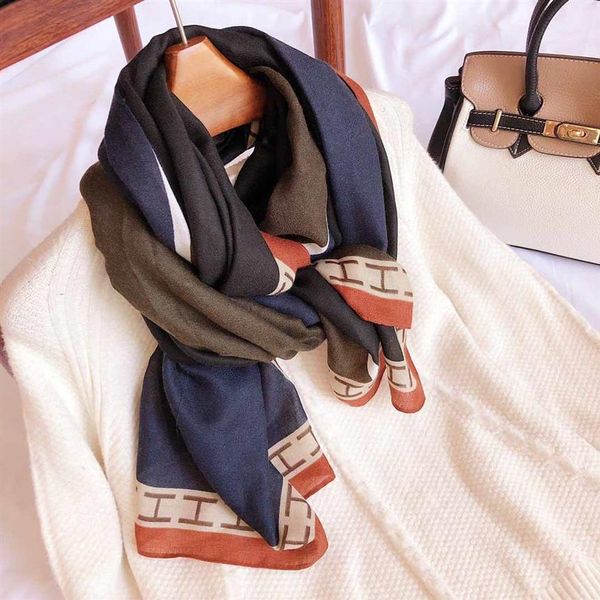 fashional summer and autumn new korean version of the flower elegant high-end silk scarf for women whole2181, Blue;gray
fashional summer and autumn new korean version of the flower elegant high-end silk scarf for women whole2181, Blue;gray