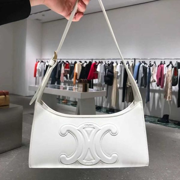 woman's luxury designer celinns bag leather handbag women's cuistriomphe new triomphe underarm one shoulder portable small square
woman's luxury designer celinns bag leather handbag women's cuistriomphe new triomphe underarm one shoulder portable small square