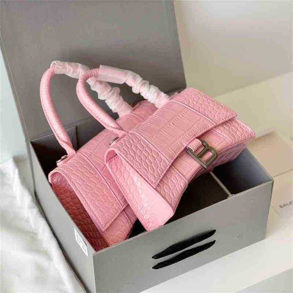 selling handbag balencaigass designer luxurys crocodile pattern patent leather bright face pink cherry blossom powder full women's bag
selling handbag balencaigass designer luxurys crocodile pattern patent leather bright face pink cherry blossom powder full women's bag