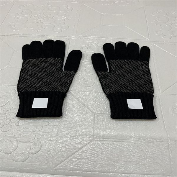 knitted gloves classic designer autumn solid color european and american letter couple mittens winter fashion five finger glove black grey, Blue;gray
knitted gloves classic designer autumn solid color european and american letter couple mittens winter fashion five finger glove black grey, Blue;gray