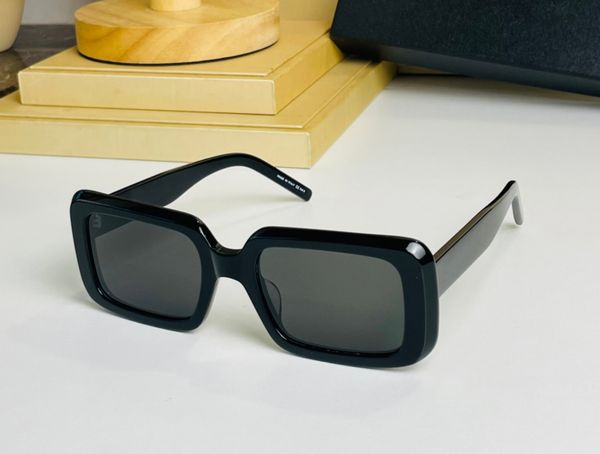 rectangular sunglasses 534 shiny black/dark grey lenses women men summer sunglass shades eyewear with box, White;black
rectangular sunglasses 534 shiny black/dark grey lenses women men summer sunglass shades eyewear with box, White;black