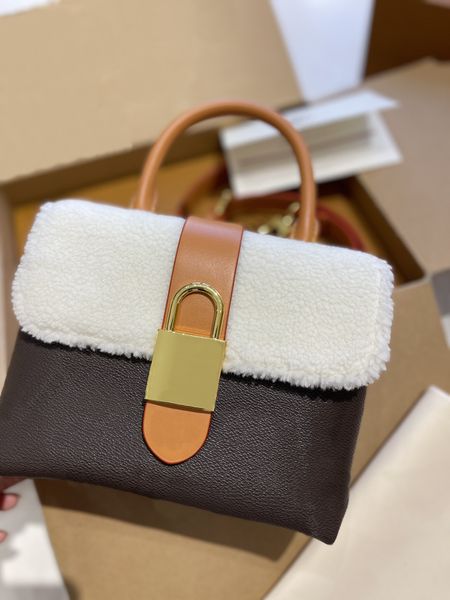 tz autumn winter locky bb handbag designer lamb wool golden padlock lock buckle shoulder bag fashion cow leather handbags women classic brow
tz autumn winter locky bb handbag designer lamb wool golden padlock lock buckle shoulder bag fashion cow leather handbags women classic brow