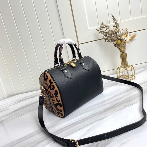 designer luxury women bag louiss handbags totes bags womens crossbody handbag loulou lvs fashion capacity versatile shoulder pursest 5a qual
designer luxury women bag louiss handbags totes bags womens crossbody handbag loulou lvs fashion capacity versatile shoulder pursest 5a qual