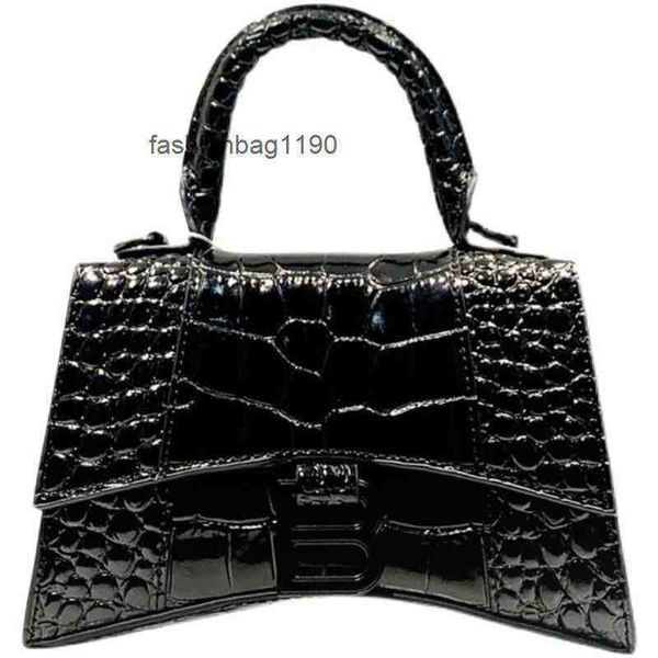 hourglass designer balencigass leather handbags bag family high version crocodile pattern portale messenger summer niche mini
hourglass designer balencigass leather handbags bag family high version crocodile pattern portale messenger summer niche mini