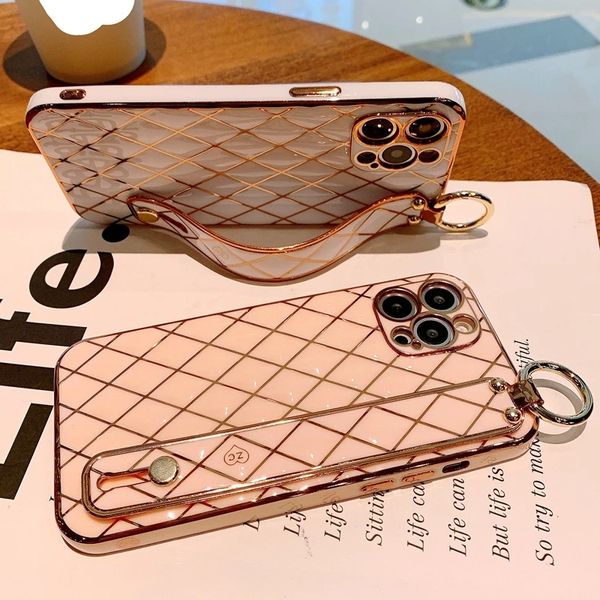 luxury cases wrist strap electroplated phone case for iphone 12 11 13 14 pro max xr xs max x 7 8 plus se mini soft shockproof cover
luxury cases wrist strap electroplated phone case for iphone 12 11 13 14 pro max xr xs max x 7 8 plus se mini soft shockproof cover