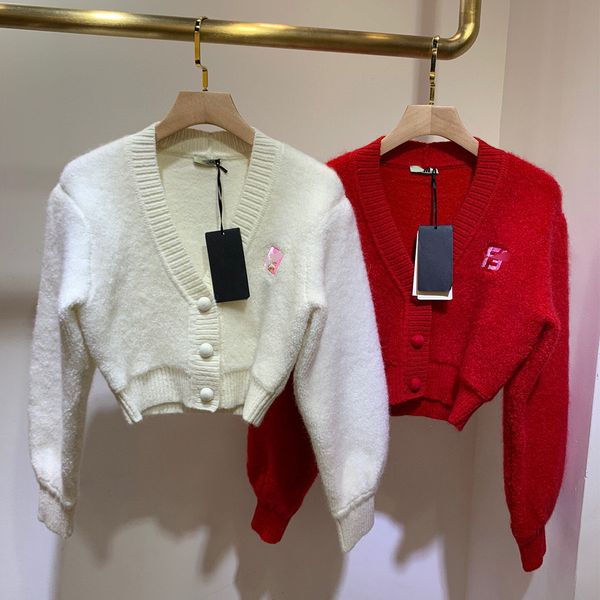 1112 xl 2022 autumn sweaters women's cardigan v neck red white long sleeve brand same style women's zhen, White;black
1112 xl 2022 autumn sweaters women's cardigan v neck red white long sleeve brand same style women's zhen, White;black