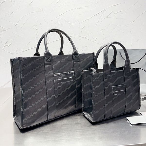 medium tote bag crossbody handbags large shopping bags fashion letter genuine leather shoulder handbags quality zipper pocket
medium tote bag crossbody handbags large shopping bags fashion letter genuine leather shoulder handbags quality zipper pocket