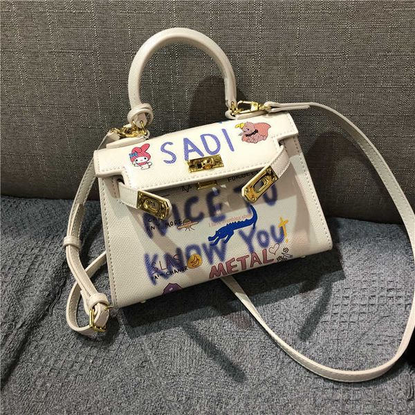 aher max handheld herme designer bags 2023 new women fashion female personality graffiti second generation versatile one shoulder crossbody
aher max handheld herme designer bags 2023 new women fashion female personality graffiti second generation versatile one shoulder crossbody