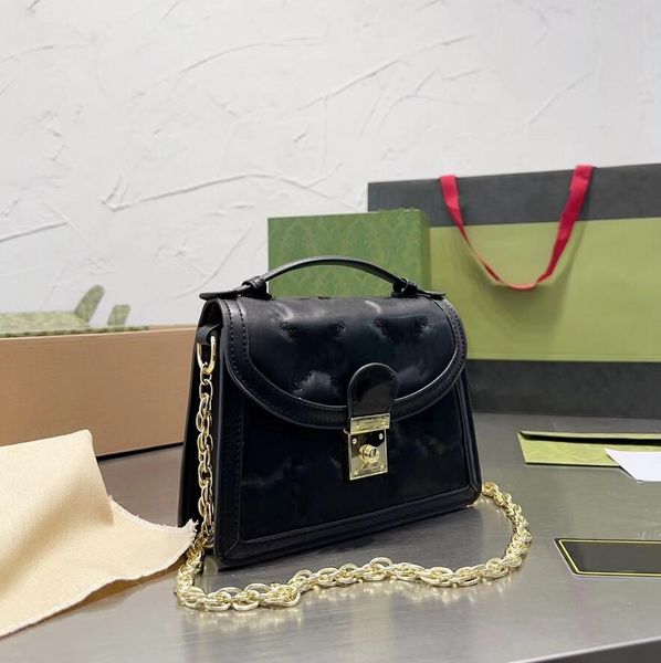 classic cattlehide shoulder bags embroidery letter message bag handbags women buckle latch envelope bag fashion luxury women's handbag
classic cattlehide shoulder bags embroidery letter message bag handbags women buckle latch envelope bag fashion luxury women's handbag