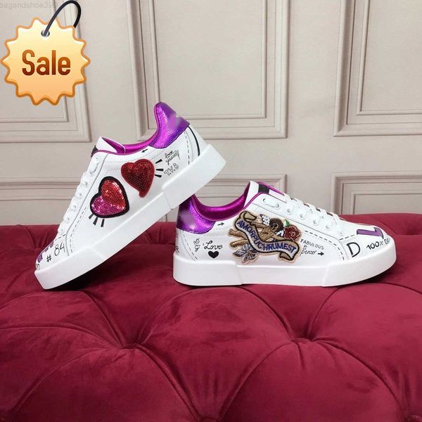 a a men women shoes spikes sneaker mens real trainers fashion party winter studded casual shoe leather sneakerssize35-45 kpjjj0009 0yu6, Red;white
a a men women shoes spikes sneaker mens real trainers fashion party winter studded casual shoe leather sneakerssize35-45 kpjjj0009 0yu6, Red;white