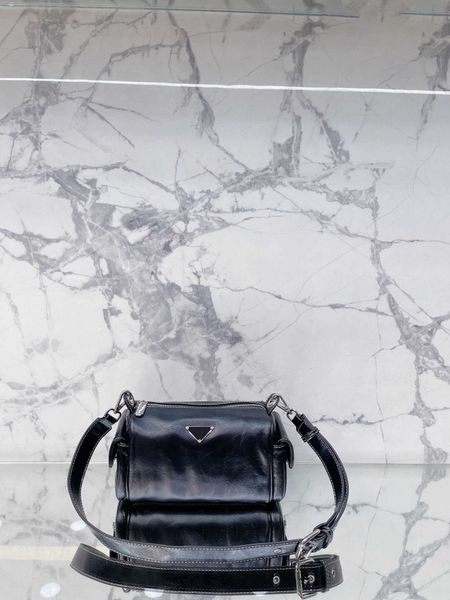 fashion 2022 winter black designer shoulder bags purse handbag luxury crossbody bag messenger bag for men and women cylindrical shape
fashion 2022 winter black designer shoulder bags purse handbag luxury crossbody bag messenger bag for men and women cylindrical shape