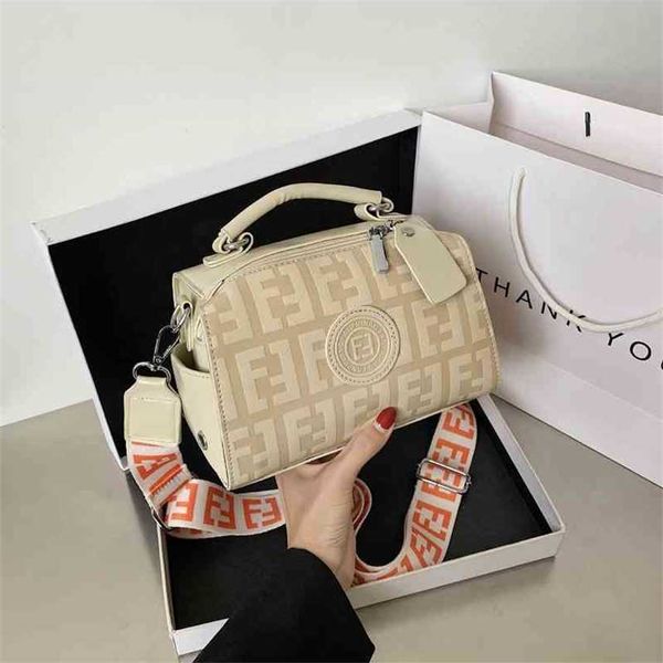 mori series indentation small square bag new fashion texture pu handbag wide shoulder strap sling single shoulder messenger bag handbag sale
mori series indentation small square bag new fashion texture pu handbag wide shoulder strap sling single shoulder messenger bag handbag sale