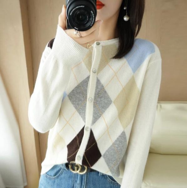 women's sweaters diamond-shaped contrast color knitted cardigan fashion all-match warm bottoming shirt sweater top, White;black
women's sweaters diamond-shaped contrast color knitted cardigan fashion all-match warm bottoming shirt sweater top, White;black