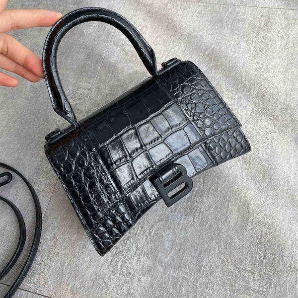 handbag balencaigass designer fashion 2022 alligator b-shaped hourglass summer fashion versatile handone shoulder messenger 8c41
handbag balencaigass designer fashion 2022 alligator b-shaped hourglass summer fashion versatile handone shoulder messenger 8c41