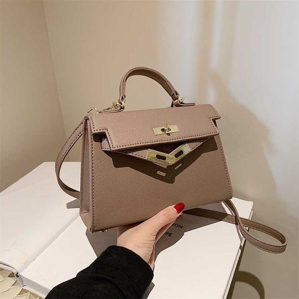 bags textured buckle portable small square bag women's 2023 new versatile classic one shoulder messenger bag pu purse
bags textured buckle portable small square bag women's 2023 new versatile classic one shoulder messenger bag pu purse