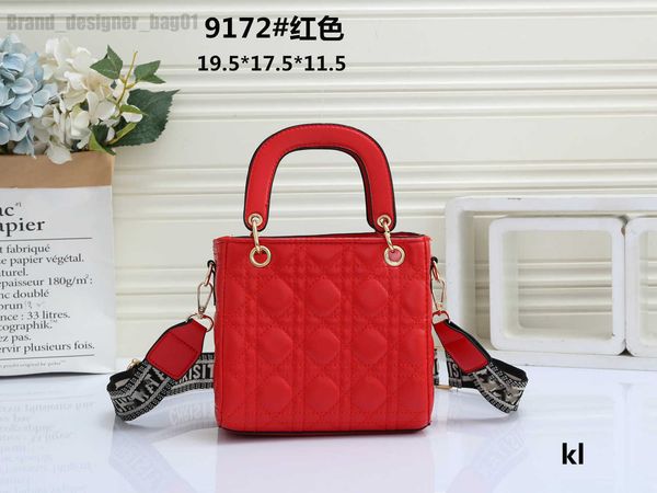 shoulder bags new 2023 women's fashion classic single shoulder ladies designer bag black diana bag fashion casual female crossbody tote
shoulder bags new 2023 women's fashion classic single shoulder ladies designer bag black diana bag fashion casual female crossbody tote