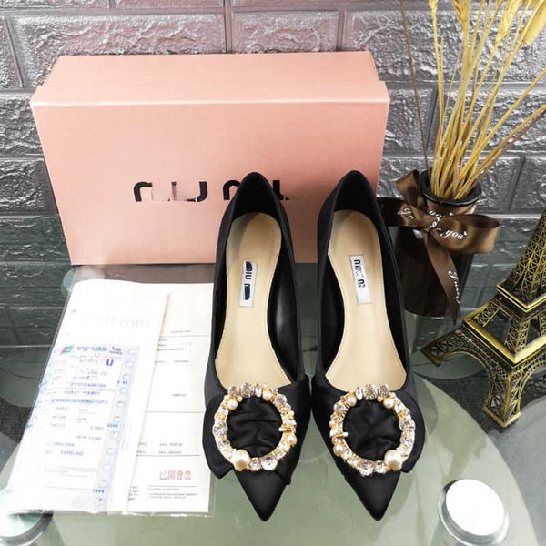 dress family women's new network red diamond pointed pearl buckle shallow mouth thin heel all seasons versatile wedding shoes, Black
dress family women's new network red diamond pointed pearl buckle shallow mouth thin heel all seasons versatile wedding shoes, Black