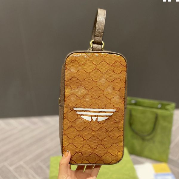 chest bag totes men bags handbag 2022 luxury high designer brand fashion shoulder handbags quality women chains phone bag wallet cross body
chest bag totes men bags handbag 2022 luxury high designer brand fashion shoulder handbags quality women chains phone bag wallet cross body