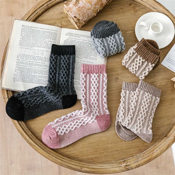 socks hosiery women socks winter 2022 new warm thick fashion wool crew socks for girl plaid casual comfort trendy korea style t221102, Black;white
socks hosiery women socks winter 2022 new warm thick fashion wool crew socks for girl plaid casual comfort trendy korea style t221102, Black;white