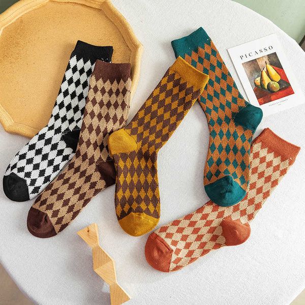 socks hosiery women socks fashion 2022 new autumn winter cotton plaid crew socks comfortable middle tube girl warm preppy style casual t2211, Black;white
socks hosiery women socks fashion 2022 new autumn winter cotton plaid crew socks comfortable middle tube girl warm preppy style casual t2211, Black;white