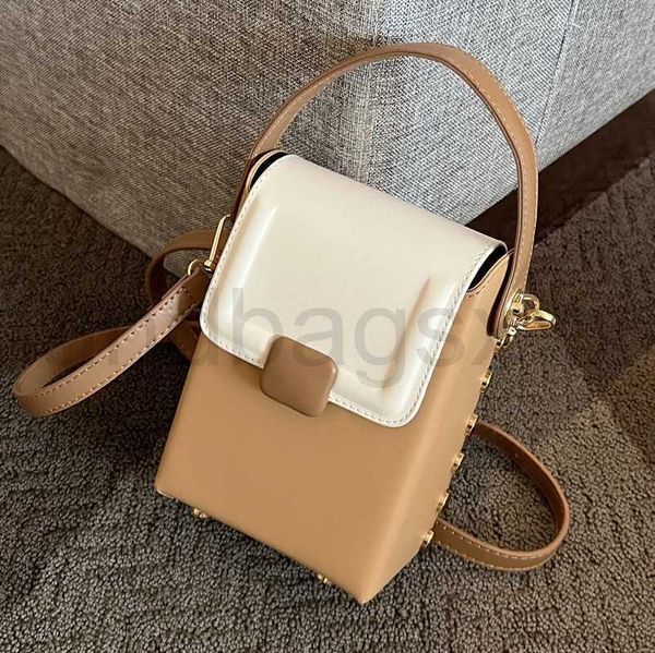 xiaozhong han series portable small bag female summer 2022 new high-end color contrast mobile phone fashion messenger square
xiaozhong han series portable small bag female summer 2022 new high-end color contrast mobile phone fashion messenger square