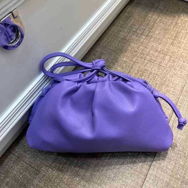 venetas classic style bottegaes ladies women 2023 bag cloud summer lady's bags designer dumpling same hand versatile leather one should
venetas classic style bottegaes ladies women 2023 bag cloud summer lady's bags designer dumpling same hand versatile leather one should