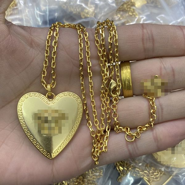 classic jewelry women's fashion brass necklace heart-shaped medusa head pendant banshee portrait pure copper material couple wedding bi, Silver
classic jewelry women's fashion brass necklace heart-shaped medusa head pendant banshee portrait pure copper material couple wedding bi, Silver