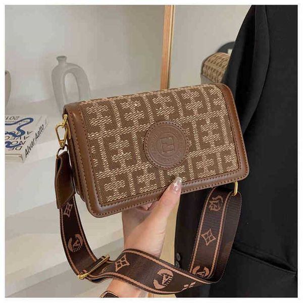 bag female new fashion embroidery camera messenger small square bag letter wide shoulder belt sling single handbag sale
bag female new fashion embroidery camera messenger small square bag letter wide shoulder belt sling single handbag sale