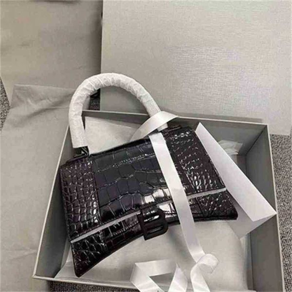 balenciga designer bag italy fashion 2022 b family high version women's crocodile hourglass leather one shoulder slant cross
balenciga designer bag italy fashion 2022 b family high version women's crocodile hourglass leather one shoulder slant cross