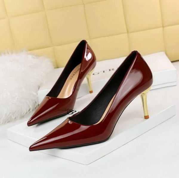 woman pumps patent leather high heels party shoes metal stilettos luxury high-heeled shoes 7.5cm, Black
woman pumps patent leather high heels party shoes metal stilettos luxury high-heeled shoes 7.5cm, Black