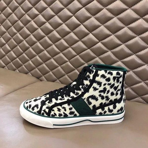 the latest model of sports shoes designer designs men matching colors outdoor leisure travel ssneakers 35-46 rdcx001 baf zpg zsq, Black
the latest model of sports shoes designer designs men matching colors outdoor leisure travel ssneakers 35-46 rdcx001 baf zpg zsq, Black