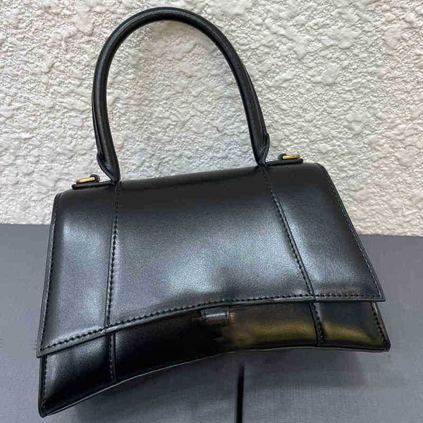 italy balenciga bag bag tote classic women bag hourglass handbags genuine leather crossbody b letter handle hands bags pur
italy balenciga bag bag tote classic women bag hourglass handbags genuine leather crossbody b letter handle hands bags pur