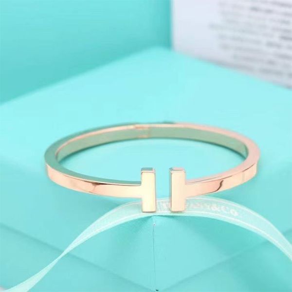 2022 new 316l titanium steel cuff bracelet luxury brand couple love t bracelet for men women european classic designer bracelets jewelry, Black
2022 new 316l titanium steel cuff bracelet luxury brand couple love t bracelet for men women european classic designer bracelets jewelry, Black