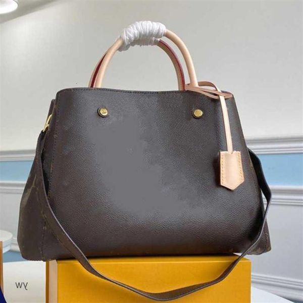 designers montaigne bb leather women shoulder bags messenger crossbody purse handbag tote wallet278k
designers montaigne bb leather women shoulder bags messenger crossbody purse handbag tote wallet278k