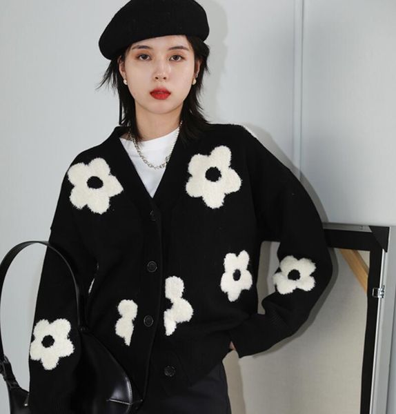 women black cardigan sweater short v-neck outerwear embroidery korean fashion leisure lazy wind winter knitting thickening coat, White;black
women black cardigan sweater short v-neck outerwear embroidery korean fashion leisure lazy wind winter knitting thickening coat, White;black