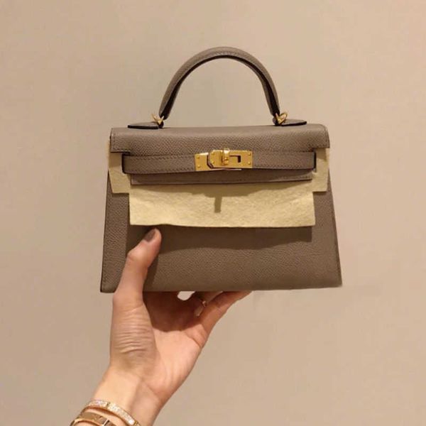 original designer fashion handbags leather herms bag 2023 new second generation versatile high-grade leather mini single shoulder messenger
original designer fashion handbags leather herms bag 2023 new second generation versatile high-grade leather mini single shoulder messenger