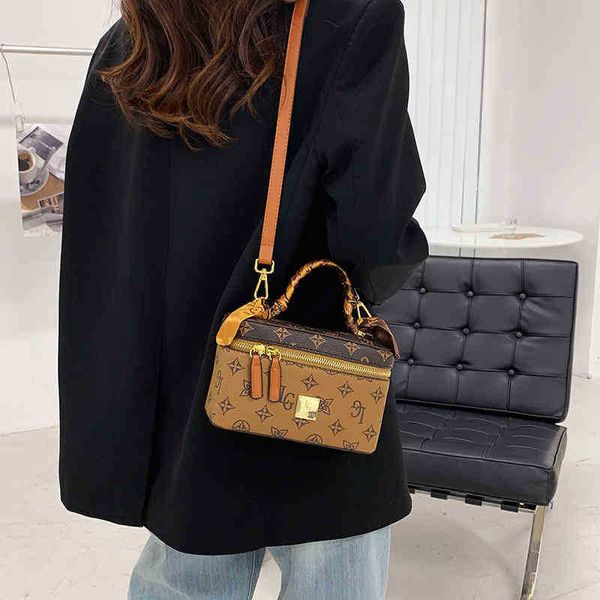 spring and summer bucket small bag female 2023 new makeup box minority design texture versatile messenger handbags design deals
spring and summer bucket small bag female 2023 new makeup box minority design texture versatile messenger handbags design deals