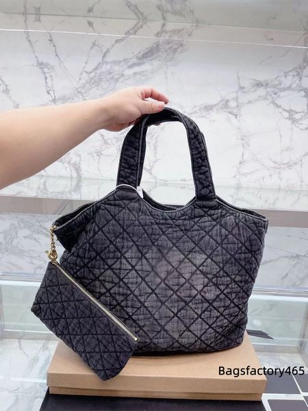 40cm shoulder bag women designer handbag puffer chain flap crossbody bag ladies purse wallet wholesale denim maxi jumbo luxury classic bags
40cm shoulder bag women designer handbag puffer chain flap crossbody bag ladies purse wallet wholesale denim maxi jumbo luxury classic bags