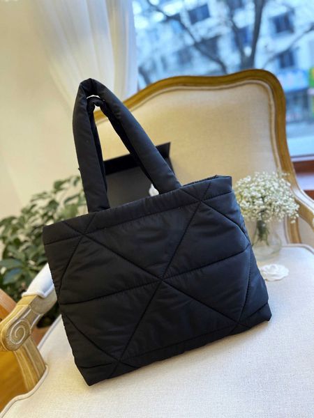 nylon handbag winter fashion 2022 shoulder bags luxury wallet designer women crossbody bag zipper purse messenger lightweight and versatile
nylon handbag winter fashion 2022 shoulder bags luxury wallet designer women crossbody bag zipper purse messenger lightweight and versatile