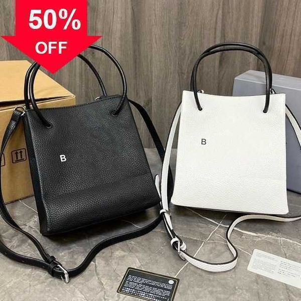 women's luxury designer shoulder bags family camera men's and women high fashion cowhide crossbody bag factory direct sales
women's luxury designer shoulder bags family camera men's and women high fashion cowhide crossbody bag factory direct sales
