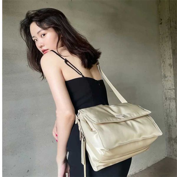 design purse correct postman's bag men's and women's medieval two one nylon inverted triangle sling single shoulder messenger
design purse correct postman's bag men's and women's medieval two one nylon inverted triangle sling single shoulder messenger