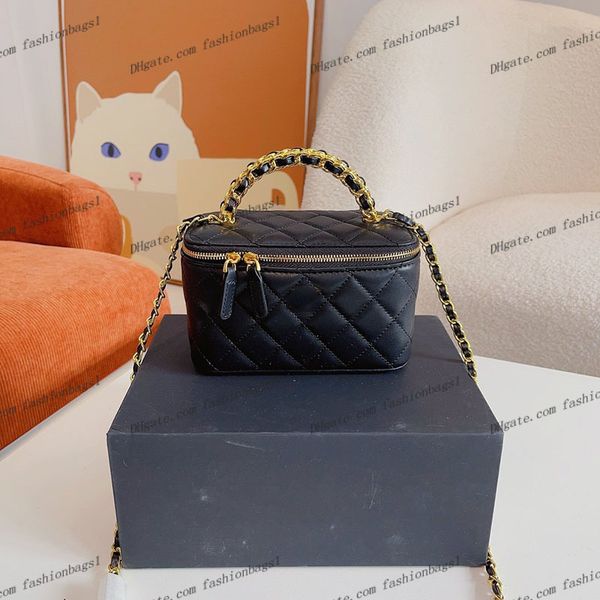women trunk luxury designer cosmetic bag with mirror diamond lattice leather metal portable classic zipper crossbody mini versatile suitcase
women trunk luxury designer cosmetic bag with mirror diamond lattice leather metal portable classic zipper crossbody mini versatile suitcase