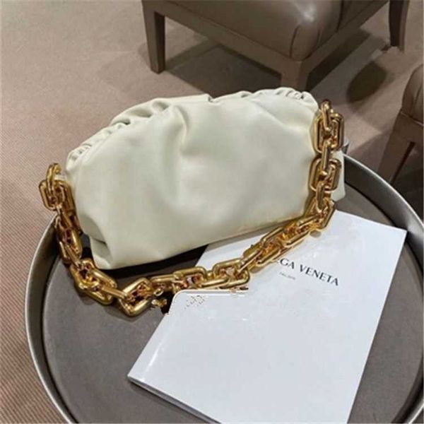 handbags fashion tote botte ven bags woven cosmetic pouch cloud chain small bag womens leather handbag autumn winter new style shoulder
handbags fashion tote botte ven bags woven cosmetic pouch cloud chain small bag womens leather handbag autumn winter new style shoulder