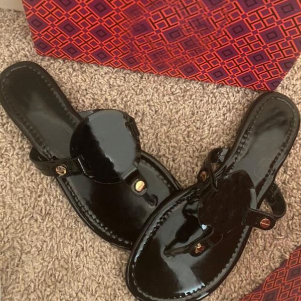 brand women flat slippers 2023 summer designer shoes genuine leather flip flops women home sandals 34-43 with box and dust bag, Black
brand women flat slippers 2023 summer designer shoes genuine leather flip flops women home sandals 34-43 with box and dust bag, Black