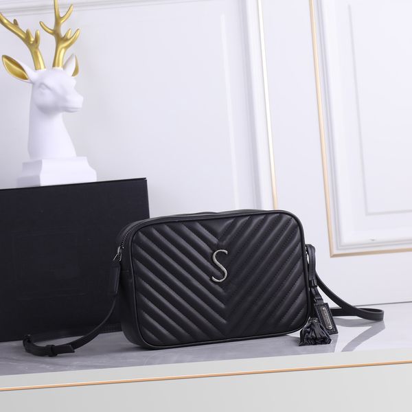 520534 luxurys designers bags messenger small postman bag slanting suitable for the fashionable choice of daily life camera bag
520534 luxurys designers bags messenger small postman bag slanting suitable for the fashionable choice of daily life camera bag