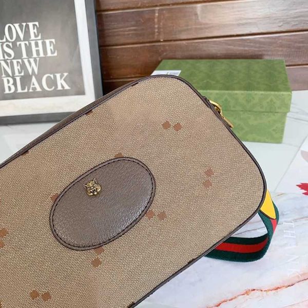 fashion shoulder bags postman bag women old canvas tiger single shoulder diagonal span large capacity classic fashion versatile genuine leat
fashion shoulder bags postman bag women old canvas tiger single shoulder diagonal span large capacity classic fashion versatile genuine leat
