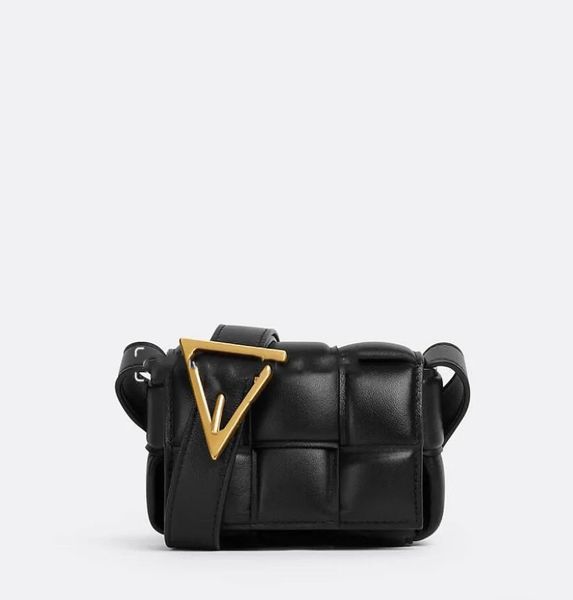 2022 new designer bag hardware buckle luxury fashion women's single shoulder purse diagonal fat pillow bag
2022 new designer bag hardware buckle luxury fashion women's single shoulder purse diagonal fat pillow bag
